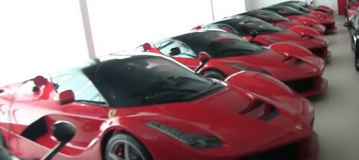 10 سيارات فيراري لافيراري تتشارك نفس القاعة في سويسرا