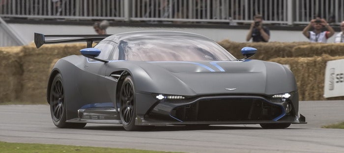 أستون مارتن فولكان تراك مونستر بقوة 800 حصان تخيف الجميع في جودوود