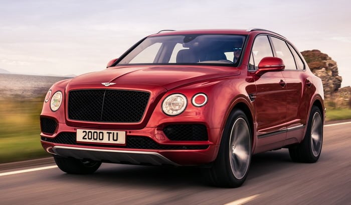 مراجعة سيارة بنتلي بنتايجا V8 2018 … الفخامة بقلب جديد