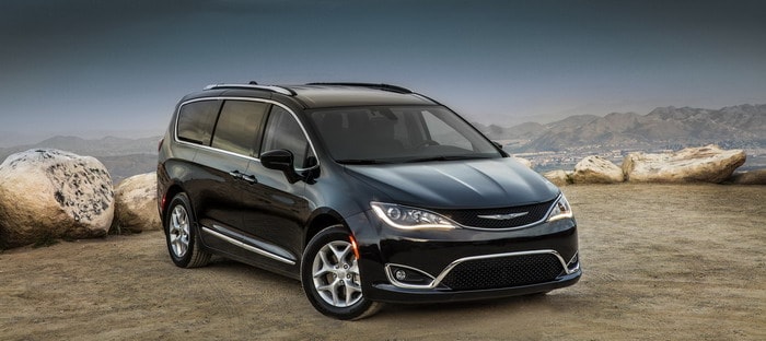 كرايسلر باسيفيكا 2017 تتزود بنسخة Touring Plus Edition بسعر 32.360 دولار