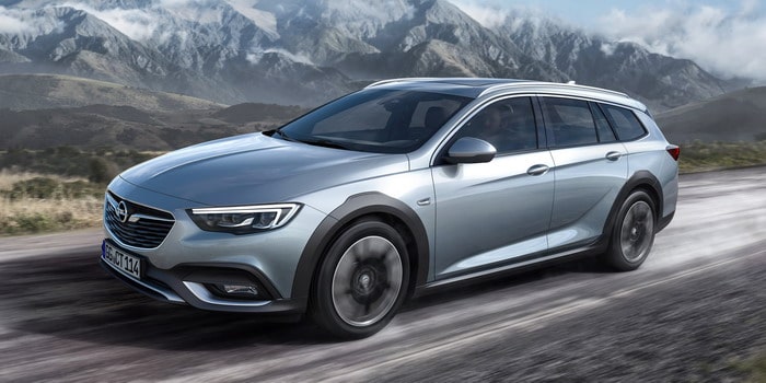 أوبل إنسيجنيا كاونتري تورير واجن تنطلق في الإمارات