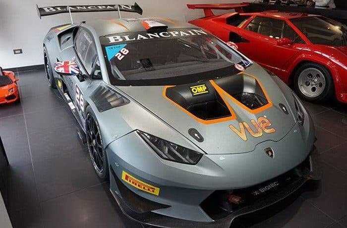 لامبورجيني هوراكان سباقية نادرة تبحث عن مشتري