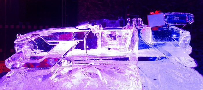 جاجوار تقدم زلاجة FSleigh الثلجية بوحي موديل FType للاحتفال بالأعياد والمنتجات الجديدة