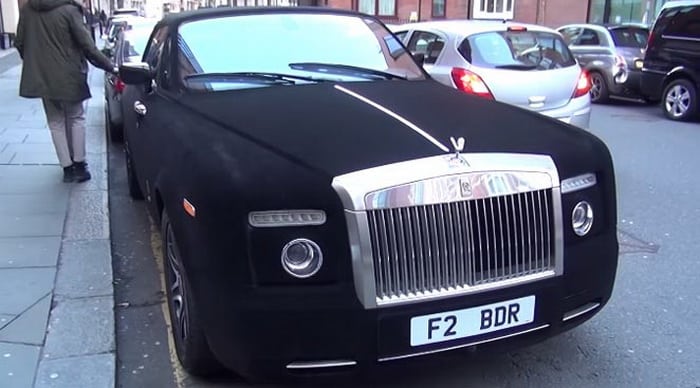 رولزرويس فانتوم Drophead لاتقاوم مع إغراء الفرو المثير