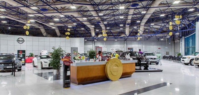 صالة عرض نيسان الجديدة في الامارات . . مسرح مثير بحلول إضاءة موفرة للطاقة