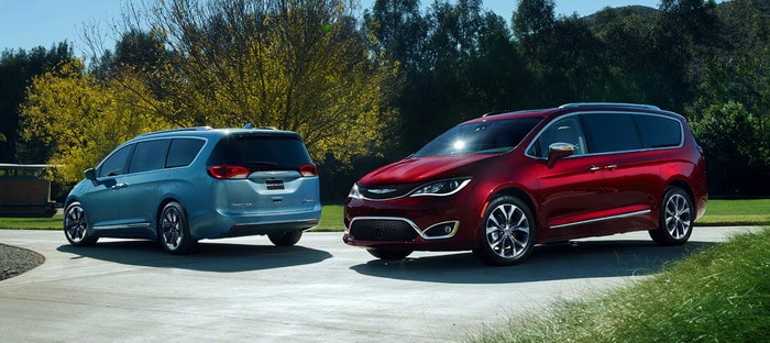 كرايسلر تودع تاون آند كانتري وترحب بموديل باسيفيكا 2017 في ديترويت