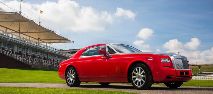 رولزرويس فانتوم Oneoff Coupé العاديات تجاري الخيول في الجرأة