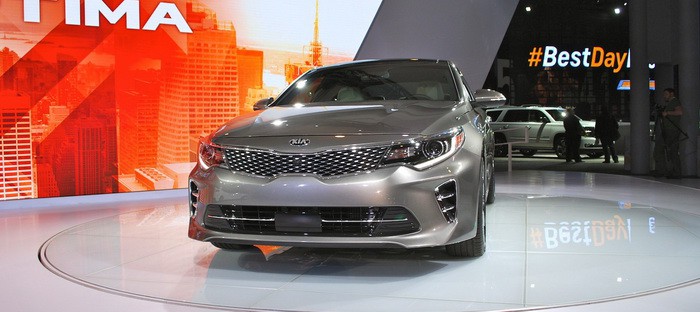 كيا أوبتيما 2016 تتحسس طريقها بتعديلات شكلية بسيطة في نيويورك 2015