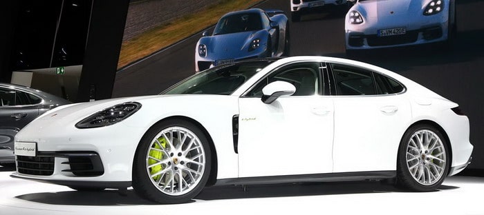 بورشه باناميرا 4 EHybrid . . هجينة قوية وبسعر 120.694 في باريس 2016