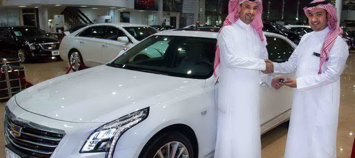 الجميح تسلم أول سيارات كاديلاك CT6 الفاخرة لمشتريها