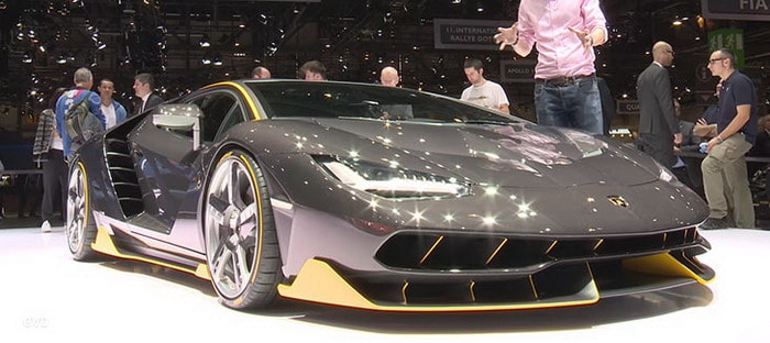 فيديو : القوا نظرة عن قرب علي موديل لامبورجيني Centenario الجديد في جنيف !!