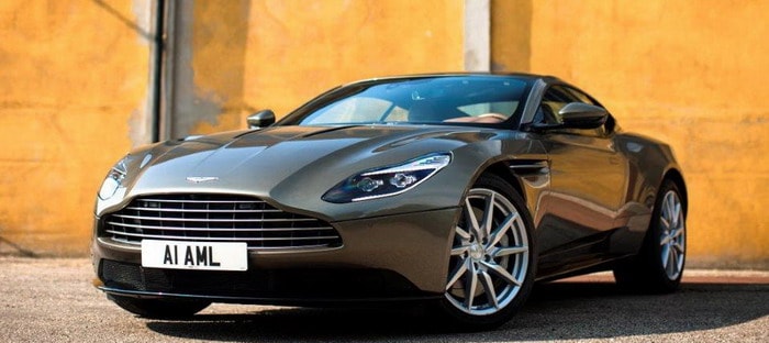 أستون مارتن DB11 تستعد للظهور الأمريكي في بيبل بيتش برفقة حشد من الموديلات