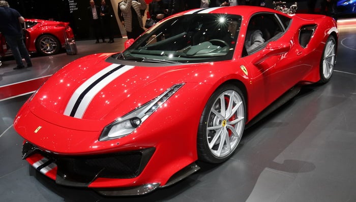 فيراري 488 بيستا الشرسة تجذب الأنظار في جنيف