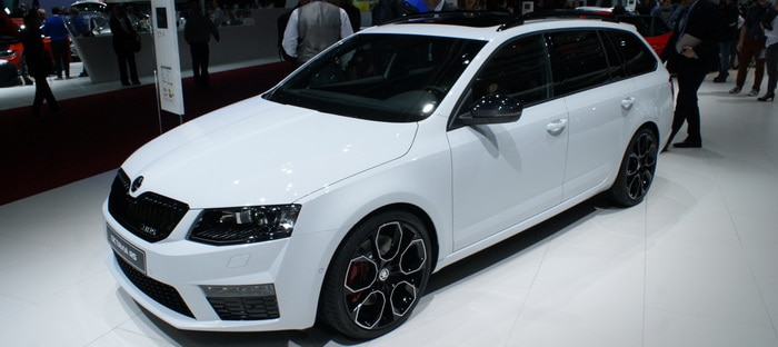سكودا أوكتافيا RS 230 . . عملية سريعة وحديثة في جنيف 2015