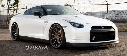 ألفا 9 GTR تحول جودزيلا التي نعرفها إلى وحش كاسر بقوة 900 حصان