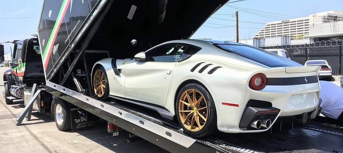 فيراري F12tdf تصل أخيراً للشواطيء الأمريكية