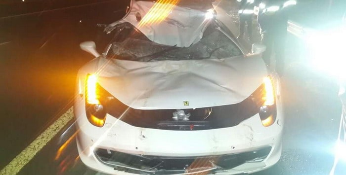 فيراري 458 ايطاليا تصطدم ببقرة وهذه هي النتيجة !!