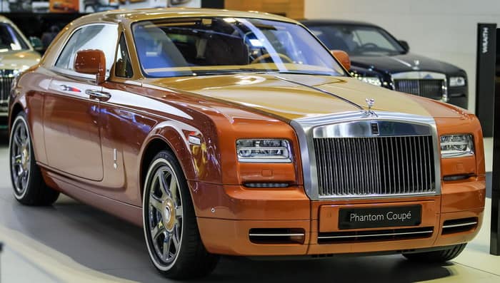 رولزرويس تقدم فانتوم كوبيه تايجر بجانب جوست جولف ايديشن في معرض دبي للسيارات 2015