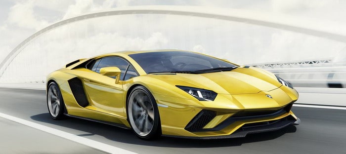 لامبورجيني أفينتادور S تقدم بصورة تفصيلية في خمسة مقاطع فيديو رسمية