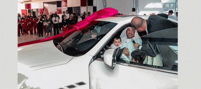 طفل إماراتي يبلغ من العمر 11 شهر يفوز بسيارة مازيراتي