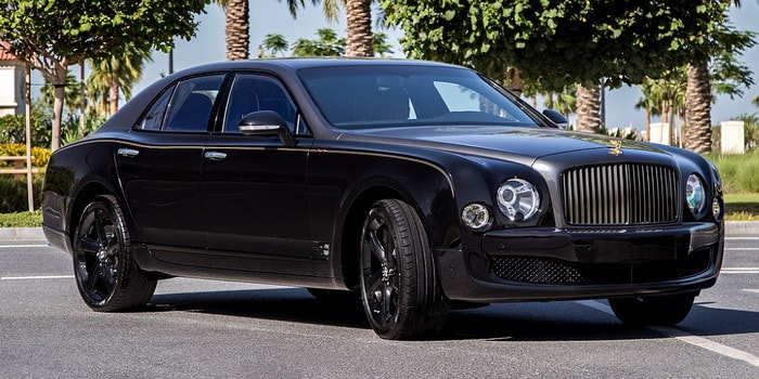 قسم مولّينير من بنتلي يجمع تراث الشرق الأوسط مع الحرفية البريطانية