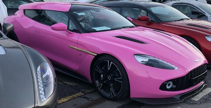 ?أستون مارتن فانكويش زاجاتو شوتينج بريك باللون الوردي