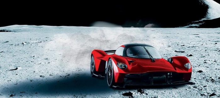 مليونير يضيف تراب القمر في طلاء سيارته أستون مارتن Valkyrie