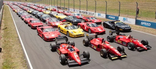 140 سيارة فيراري تقتحم مضمار سباق هامتون للاحتفال بمهرجان نيوزيلندا للسباقات