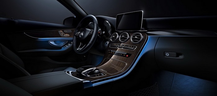 مرسيدس CClass تتجمل باضاءة SClass الداخلية الرائعة