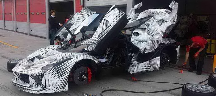 فيراري لافيراري XX تستعد لرسم البسمة علي وجوه الجمهور في ديسمبر