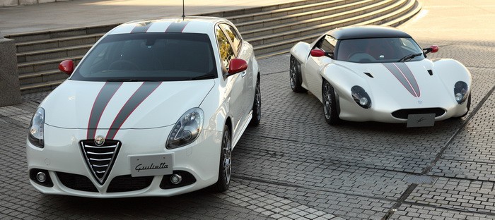 كين أوكوياما يقدم نسختي بيانكا وروسا الخاصتين من ألفاروميو جوليتا