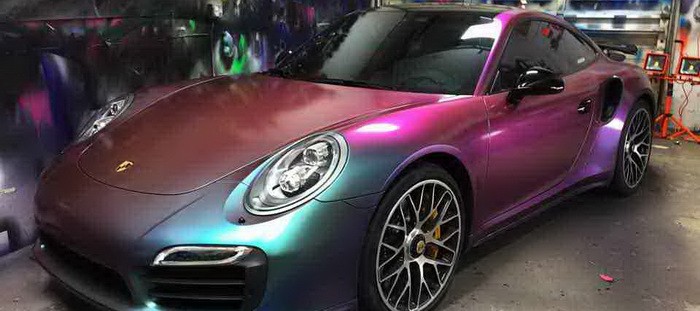 بورشه 911 تيربو S تحصل علي ألوان الحرباء وتنطلق لأفق جديد