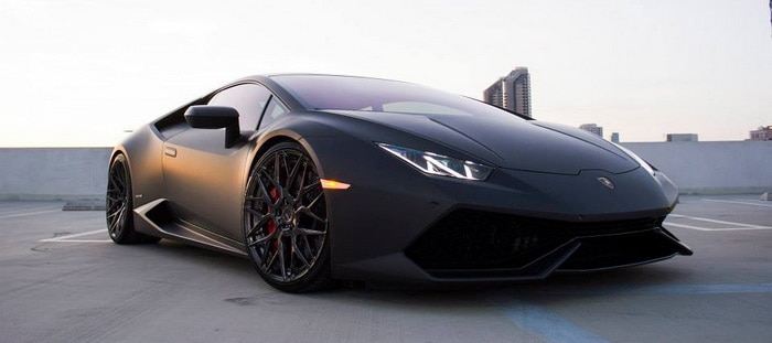 لامبورجيني هوراكان من GMG تبدو خلابة باللون الأسود الشرير