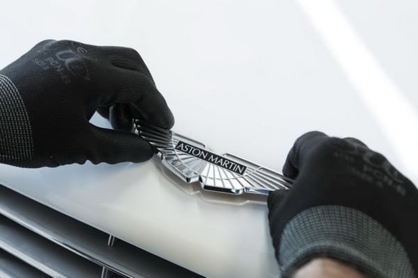 رسمياً : أستون مارتن و AMG تعلنان عن شراكتهما التقنية