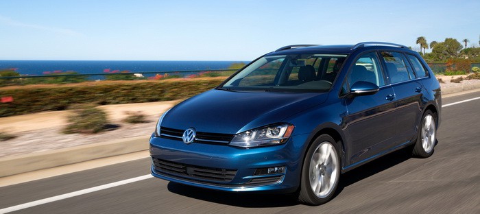 فولكس فاجن جولف سبورت واجن 2015 تطل بوجهها في حشد صور جديد