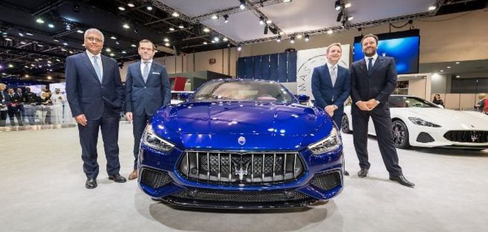 مازيراتي جيبلي الفاخرة تعرض بنسخ جران لوسو وجران سبورت في معرض دبي