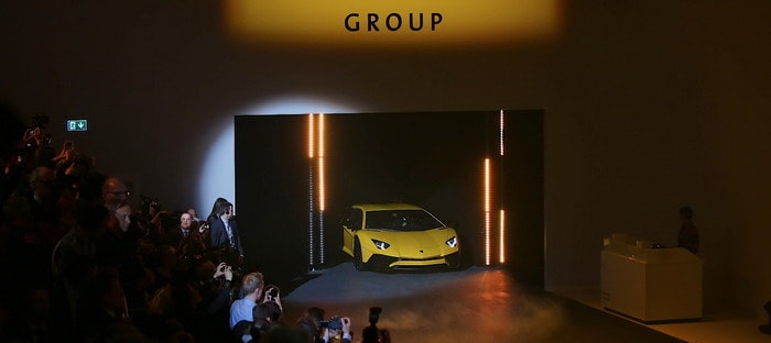 لامبورجيني تصدم كلب والزام صاحب الكلب بدفع 6600 دولار لصاحب السيارة