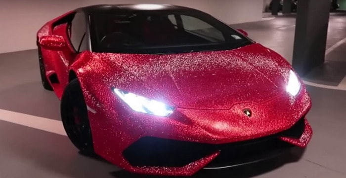 فيديو : لامبورجيني هوراكان المبهرة زودت بـ1.3 مليون كريستالة سواروفسكي