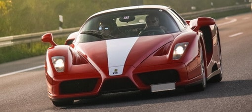 مالك جزيرة فى فلوريدا يريد تبديلها بفيرارى إنزو !