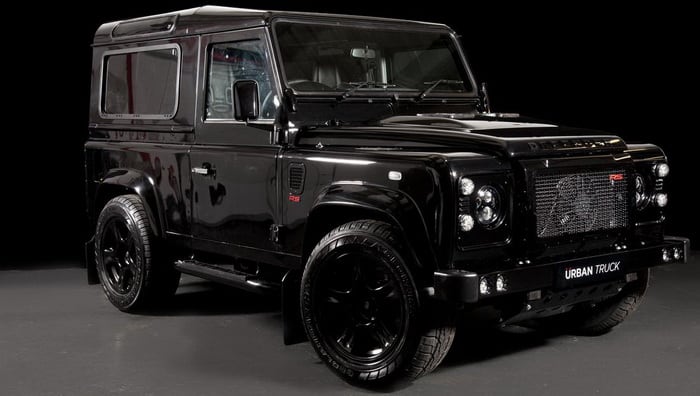 لاندروفر ديفندر ألتيمايت RS بلمسات Urban Truck تتحول لوحش أسود بقوة 500 حصان