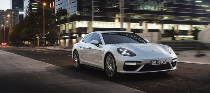 بورشه باناميرا تيربو S EHybrid الجديدة بقوة 671 حصان تتسارع في 3.4 ثانية