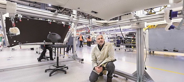 رولزرويس ستقدم سيارة خاصة بوحي منحوتة فنان اماراتي بنهاية العام