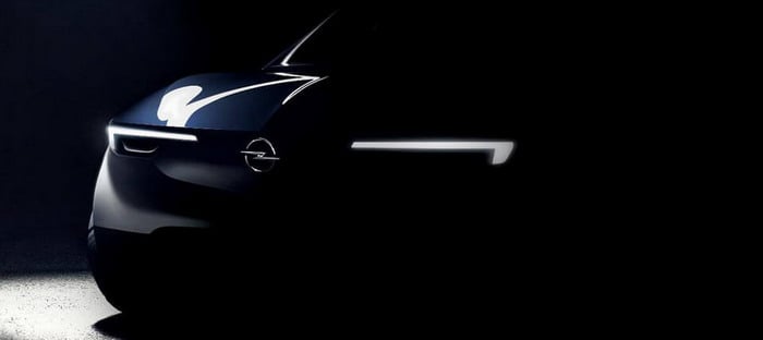 أوبل تطرح صورة تشويقية لموديل غامض جديد