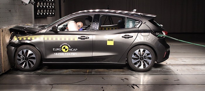 فولفو XC40 موديل 2018 تتفوق على فورد فوكاس 2018 في اختبارات Euro NCAP