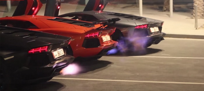 فيديو : لامبورجيني أفنتادور تشارك في سباق لقذف اللهب . . فهل يمكن أن تحدد الفائز ؟