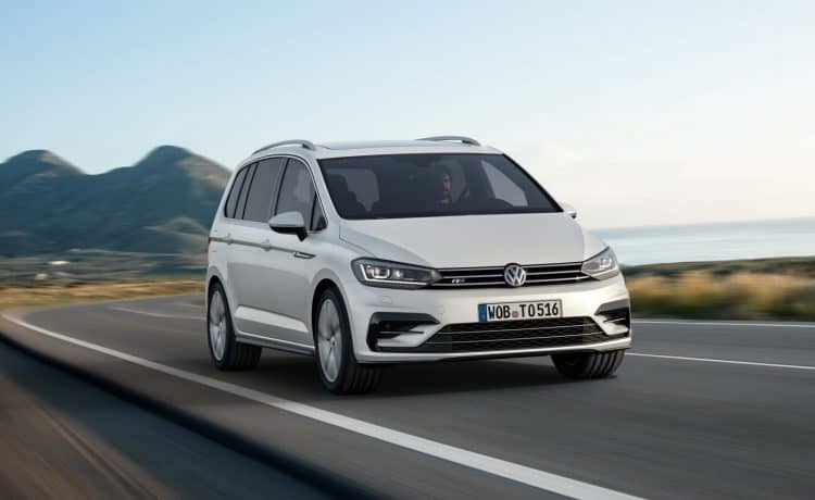 فولكس فاجن توران RLine تقدم بسعر 40.241 دولار في بريطانيا