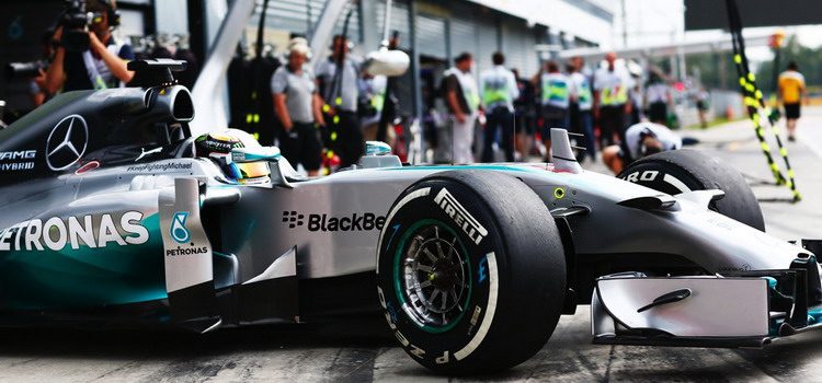 مرسيدس ستعدل من ضبط نسب النقلات لسيارتها في سنغافورة