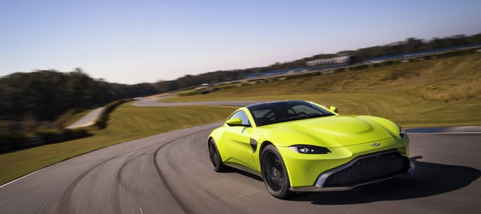 أستون مارتن V8 فانتاج تأتي بناقل حركة مانيوال في 2019