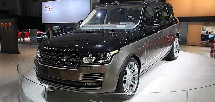 رانج روفر SVAutobiography تنبض بالحياة في معرض دبي 2015