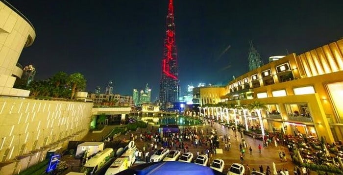 جاجوار FPACE تدشن انطلاقها بعرض مثير عبر برج خليفة